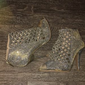 Christian Siriano Gold heels shoes